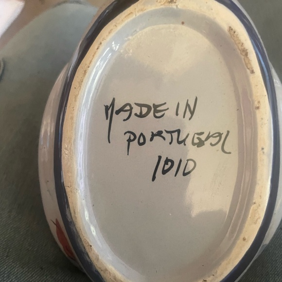 Portuguese hand painted swan - Picture 3 of 3